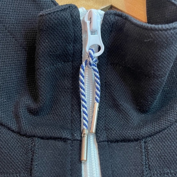 Black jacket. - Picture 3 of 6